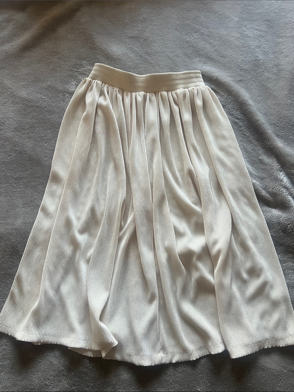 American Apparel Cream Pleated Midi Skirt